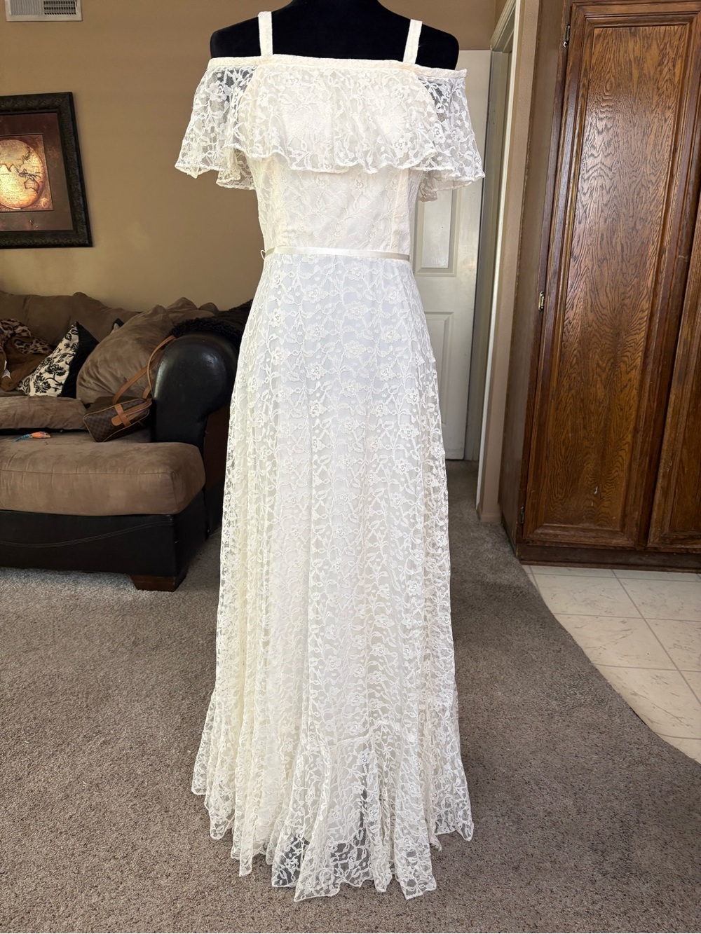 Vintage Lace Off-Shoulder Bohemian Wedding Dress